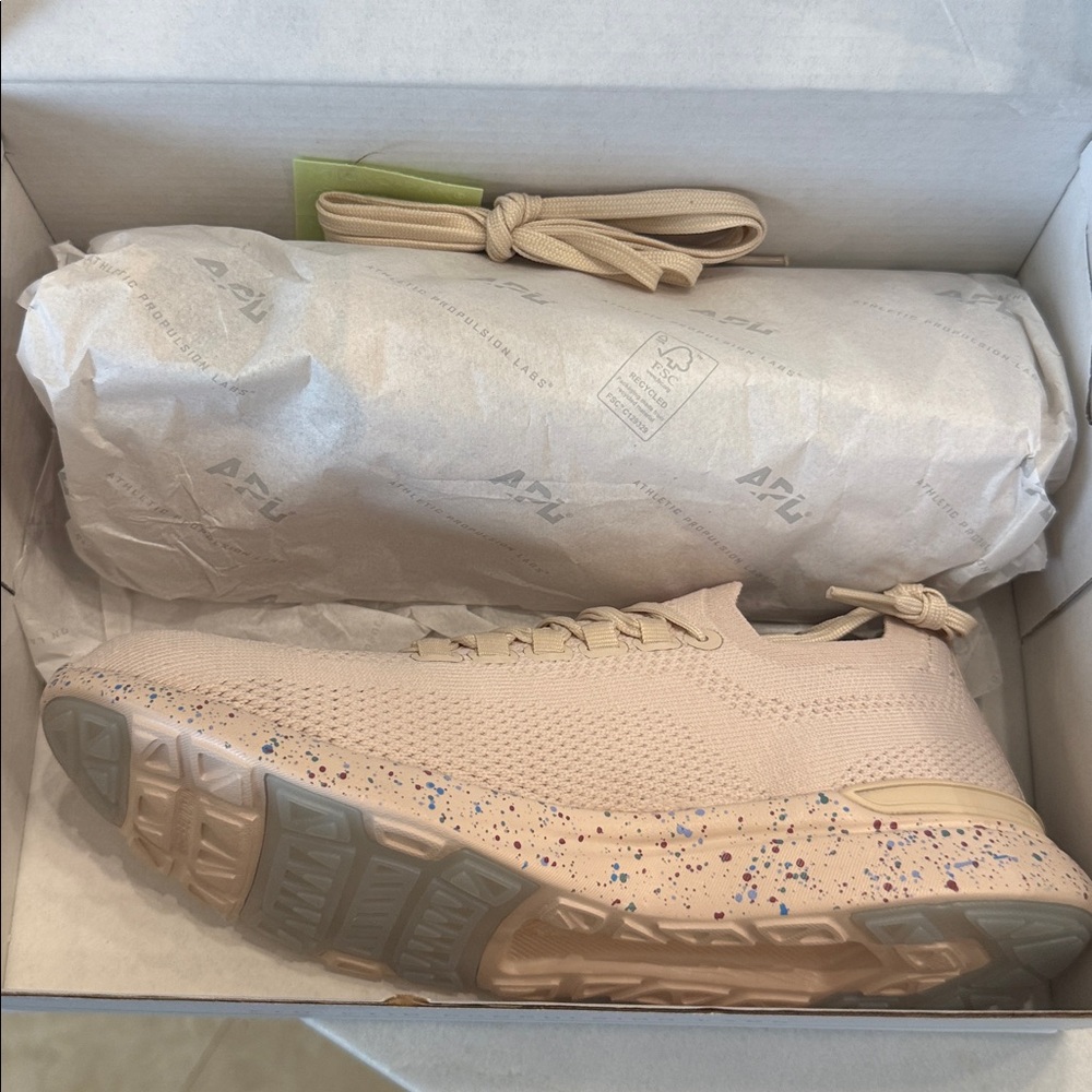 APL Women's Sneakers in Cream - Picture 7 of 8